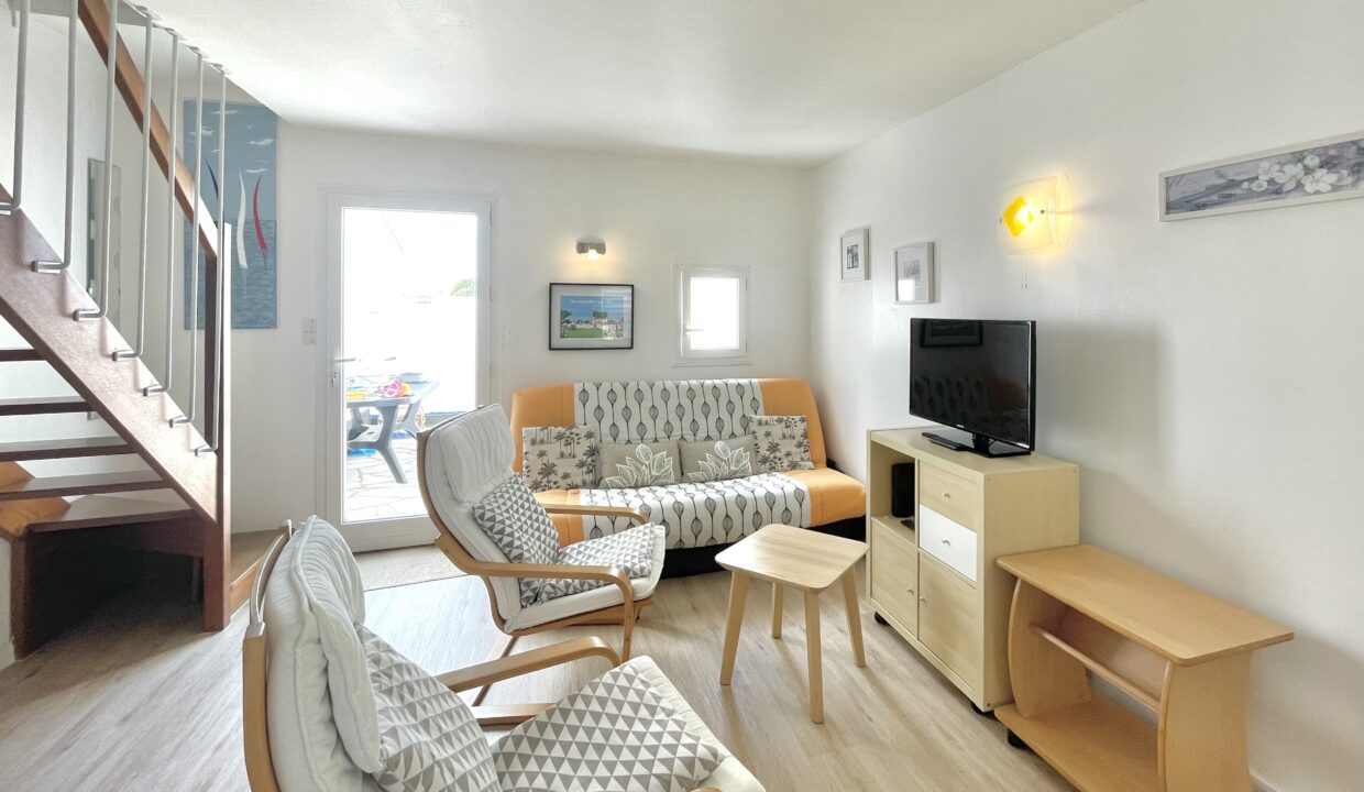 LES-FERMES-MARINES-TYPE-3-ETAGE-PISCINE-CHAUFFEE-ET-TENNIS-COLLECTIFS-COMMERCES-ET-BORD-DE-MER-A-PROXIMITE-WIFI-7