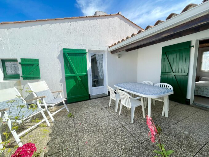 LES FERMES MARINES - TYPE 3 - PISCINE CHAUFFEE ET TENNIS COLLECTIFS - COMMERCES ET BORD DE MER A PROXIMITE