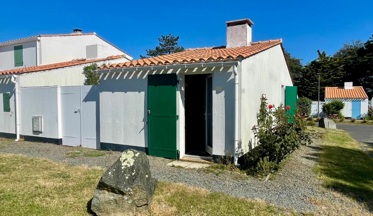 LES-FERMES-MARINES-maison-type-2-1chambre-4-pers.-PISCINE-CHAUFFEE-ET-TENNIS-COLLECTIFS-Animaux-bienvenus-1