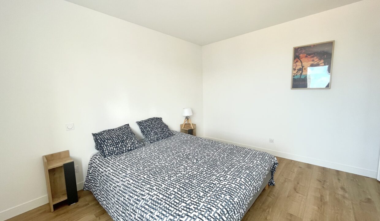 La-Paree-150m-bord-de-mer-belle-maison-recente-et-confortable-110m²-4-chambres-et-8-couchages-WIFI-11