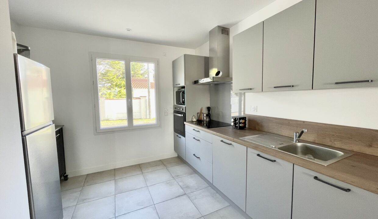 La-Paree-150m-bord-de-mer-belle-maison-recente-et-confortable-110m²-4-chambres-et-8-couchages-WIFI-4