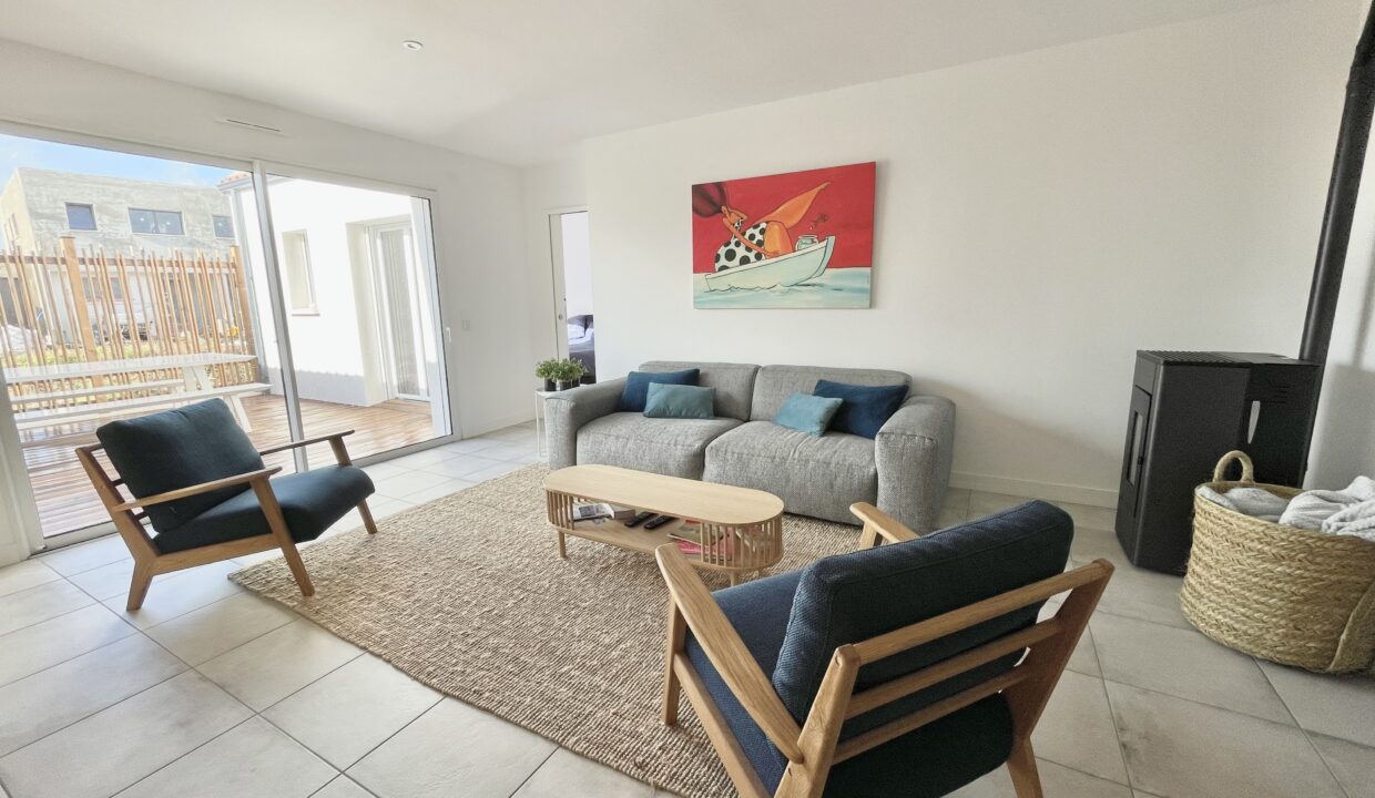 La-Paree-150m-bord-de-mer-belle-maison-recente-et-confortable-110m²-4-chambres-et-8-couchages-WIFI-6