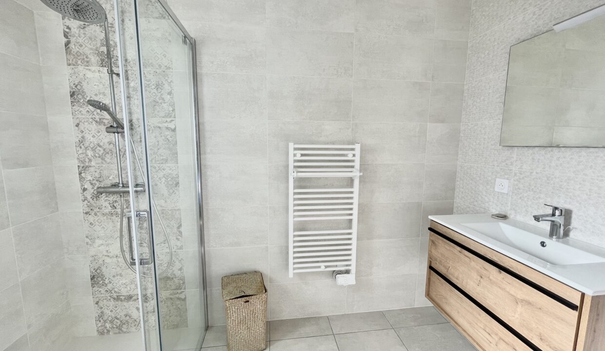 La-Paree-150m-bord-de-mer-belle-maison-recente-et-confortable-110m²-4-chambres-et-8-couchages-WIFI-9