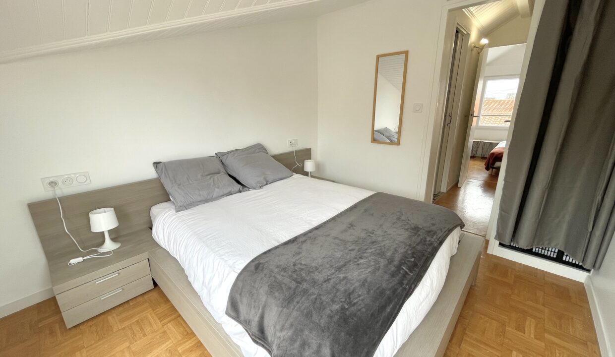 La-Sauzaie-700m-de-la-plage-maison-renovee-2-chambres-4-couchages-Acces-WIFI-10