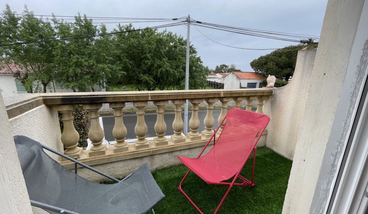 La-Sauzaie-700m-de-la-plage-maison-renovee-2-chambres-4-couchages-Acces-WIFI-11