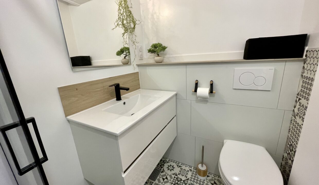 La-Sauzaie-700m-de-la-plage-maison-renovee-2-chambres-4-couchages-Acces-WIFI-13