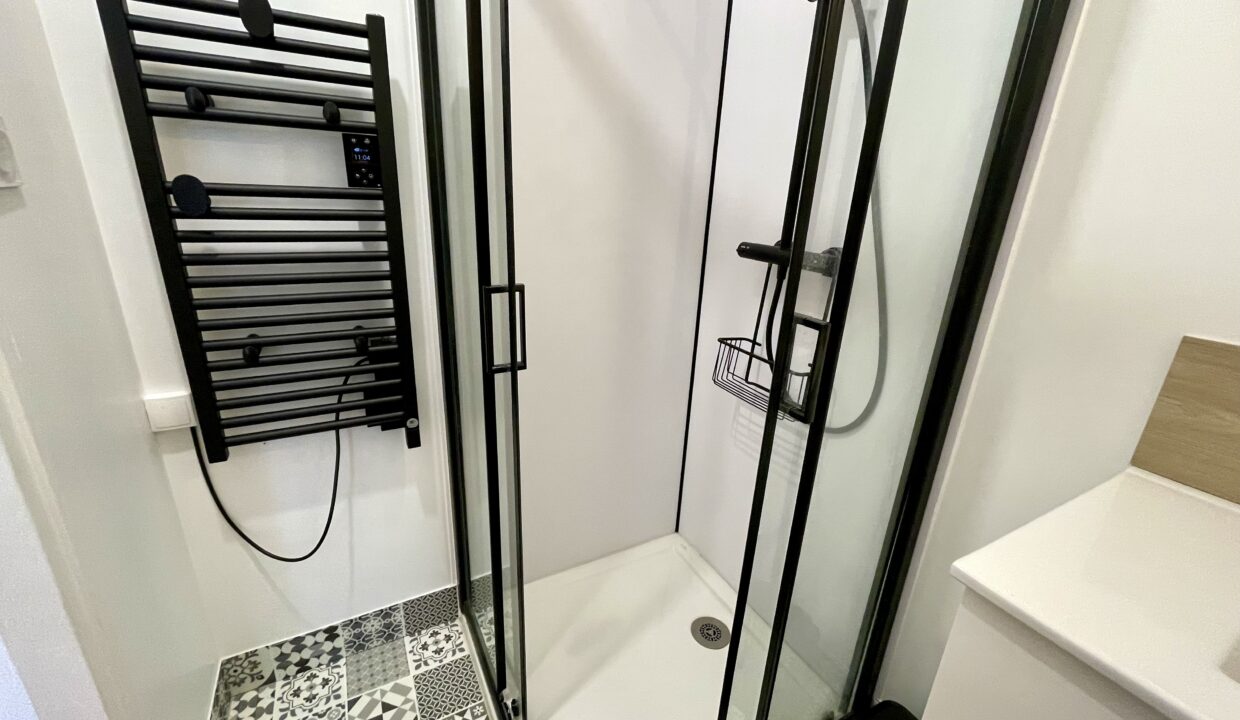 La-Sauzaie-700m-de-la-plage-maison-renovee-2-chambres-4-couchages-Acces-WIFI-14