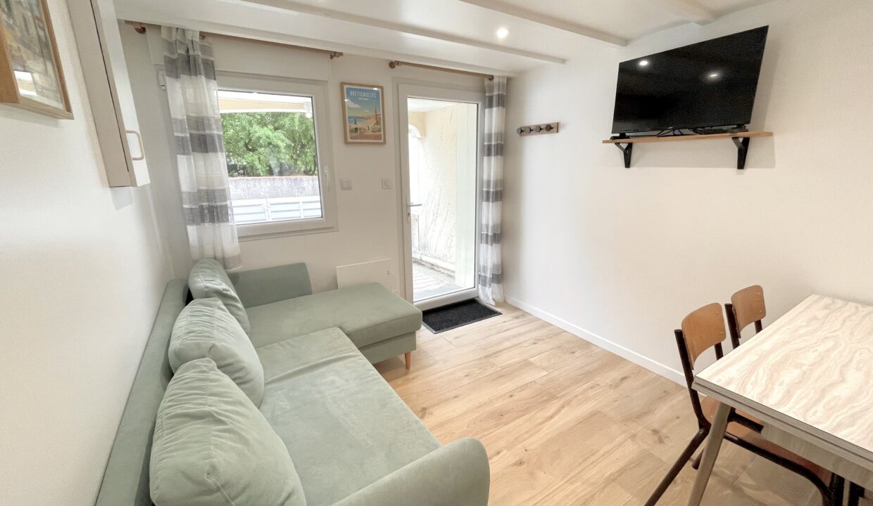 La-Sauzaie-700m-de-la-plage-maison-renovee-2-chambres-4-couchages-Acces-WIFI-3