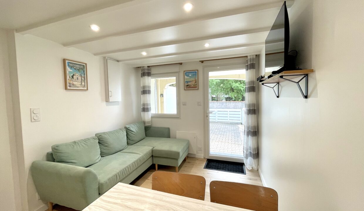 La-Sauzaie-700m-de-la-plage-maison-renovee-2-chambres-4-couchages-Acces-WIFI-4