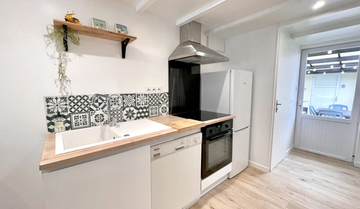 La-Sauzaie-700m-de-la-plage-maison-renovee-2-chambres-4-couchages-Acces-WIFI-6