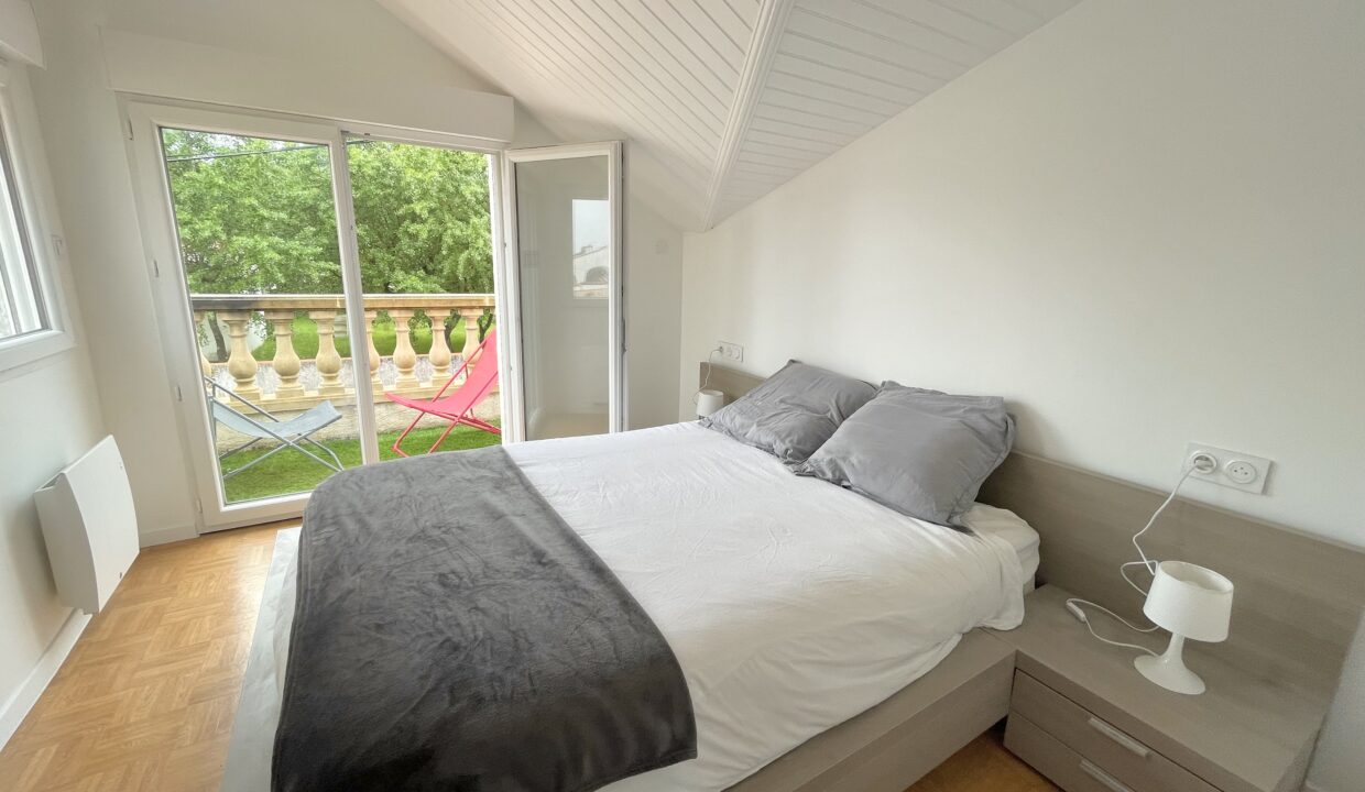 La-Sauzaie-700m-de-la-plage-maison-renovee-2-chambres-4-couchages-Acces-WIFI-9