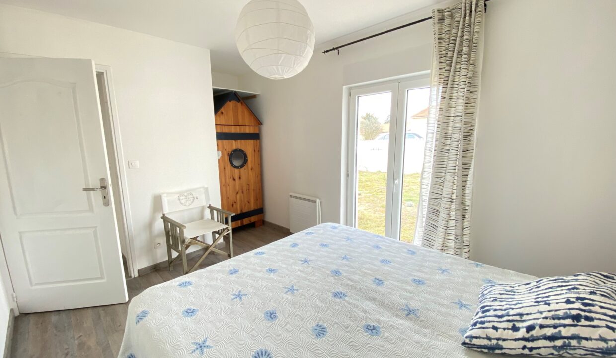 La-Sauzaie-spacieuse-maison-avec-terrasse-de-50m²-jardin-au-calme-des-pins-300-m-mer-WIFI-Animaux-bienvenus-9