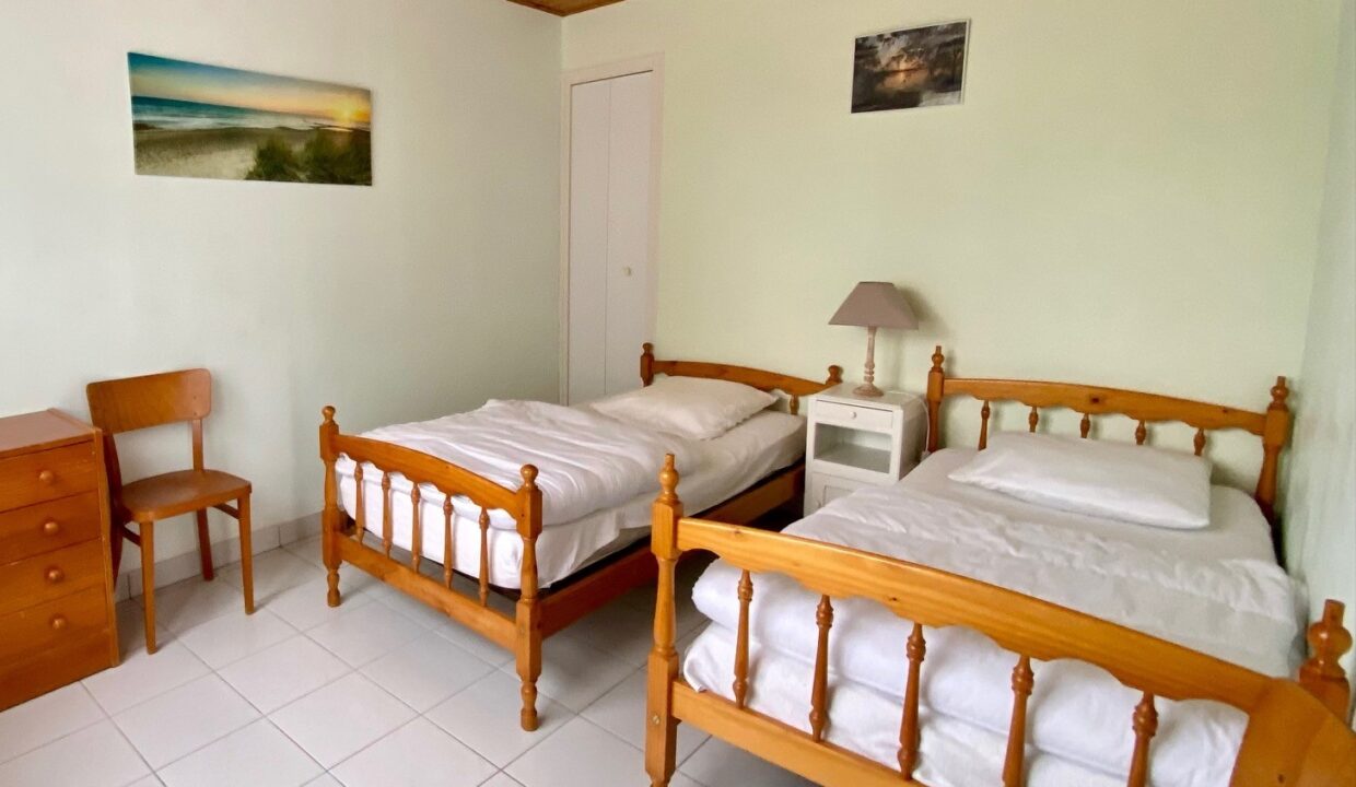 MAISON-DE-PAYS-AVEC-GRAND-JARDIN-PROCHE-DU-CENTRE-VILLE-10