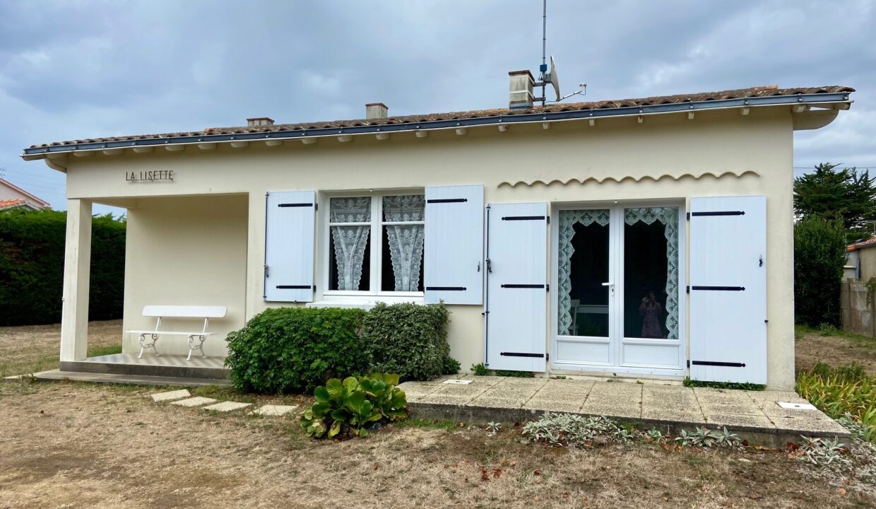 MAISON-DE-PAYS-AVEC-GRAND-JARDIN-PROCHE-DU-CENTRE-VILLE-11