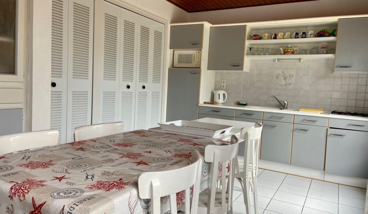 MAISON-DE-PAYS-AVEC-GRAND-JARDIN-PROCHE-DU-CENTRE-VILLE-2