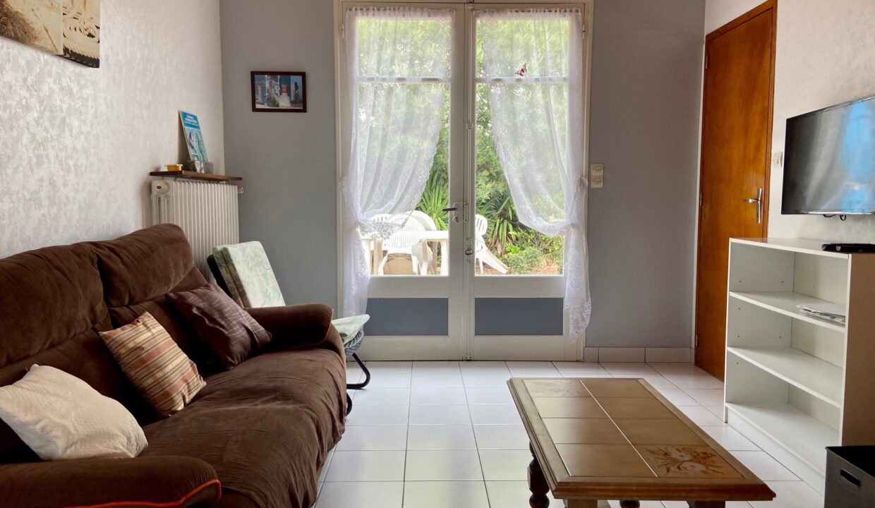 MAISON-DE-PAYS-AVEC-GRAND-JARDIN-PROCHE-DU-CENTRE-VILLE-6