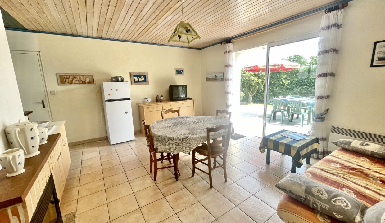 MAISON-DE-PLAIN-PIED-4-couchages-2-chambres-a-mi-chemin-entre-le-bourg-et-la-plage-Proche-Parc-des-Morinieres-2