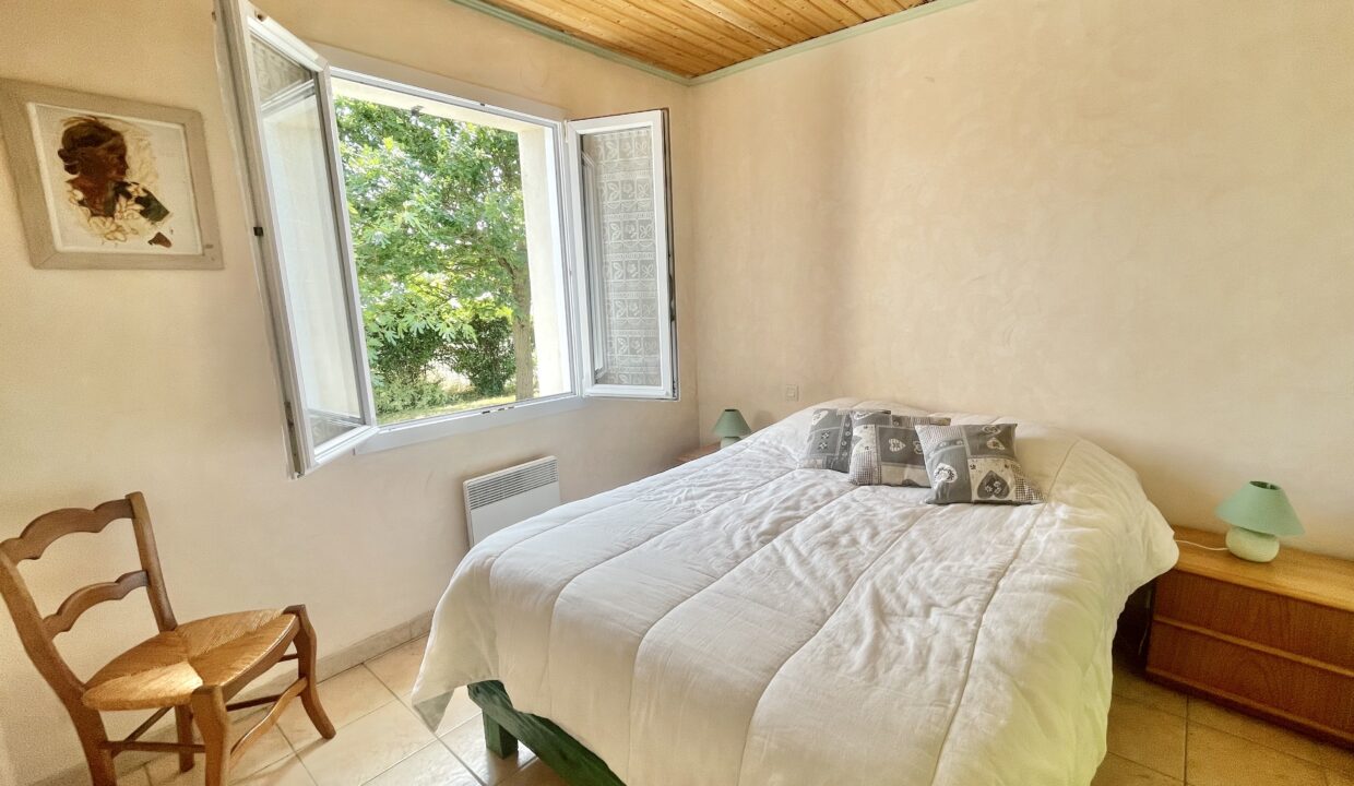 MAISON-DE-PLAIN-PIED-4-couchages-2-chambres-a-mi-chemin-entre-le-bourg-et-la-plage-Proche-Parc-des-Morinieres-6