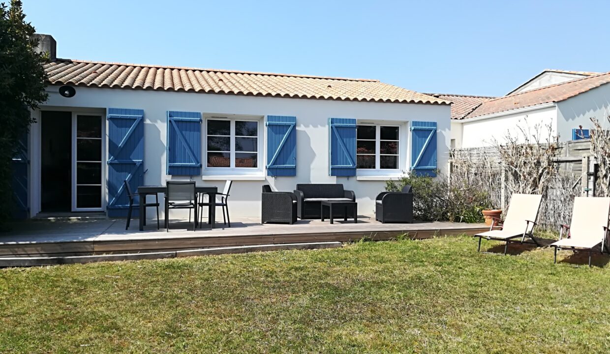 MAISON-ENTIEREMENT-RENOVEE-AVEC-JARDIN-CLOS-300M-DU-BORD-DE-MER-1