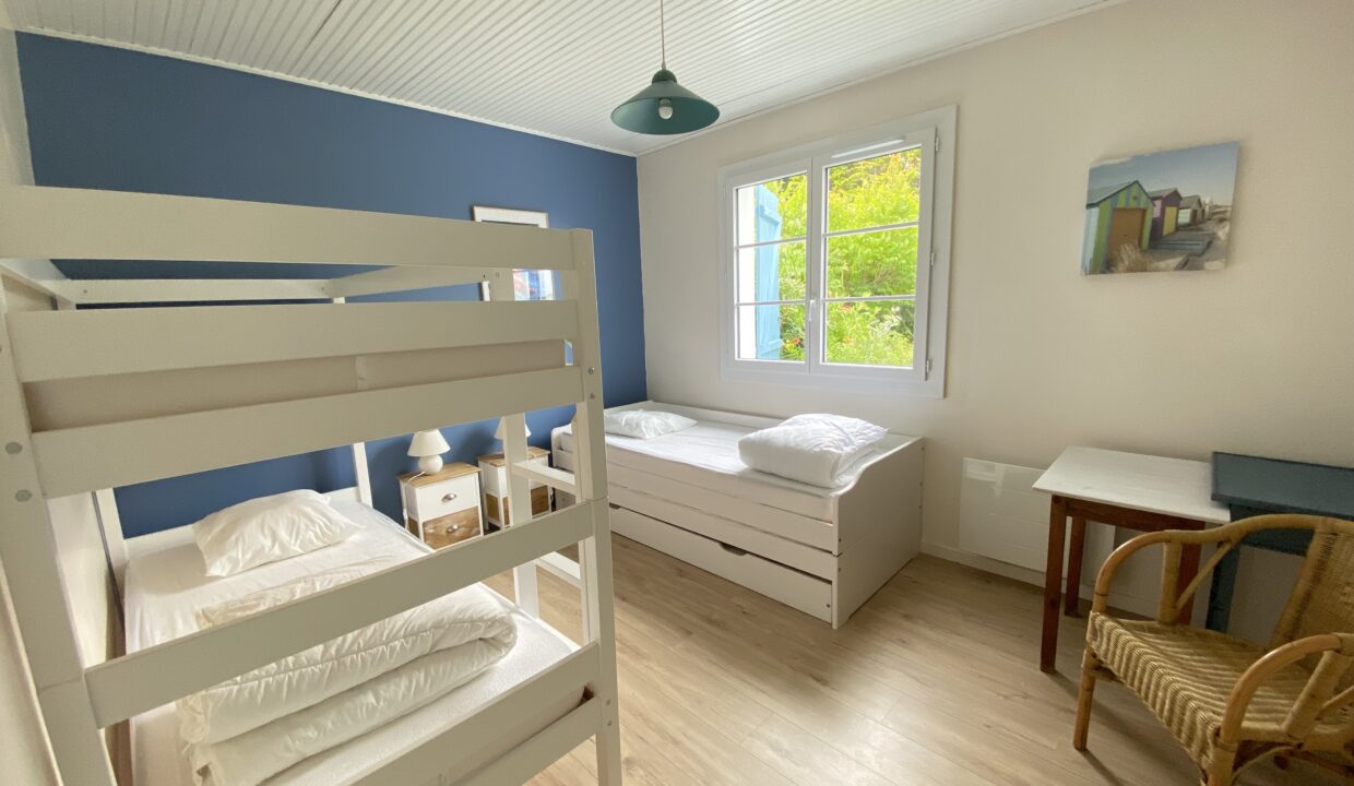 MAISON-ENTIEREMENT-RENOVEE-AVEC-JARDIN-CLOS-300M-DU-BORD-DE-MER-10