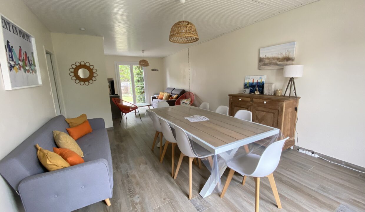 MAISON-ENTIEREMENT-RENOVEE-AVEC-JARDIN-CLOS-300M-DU-BORD-DE-MER-4