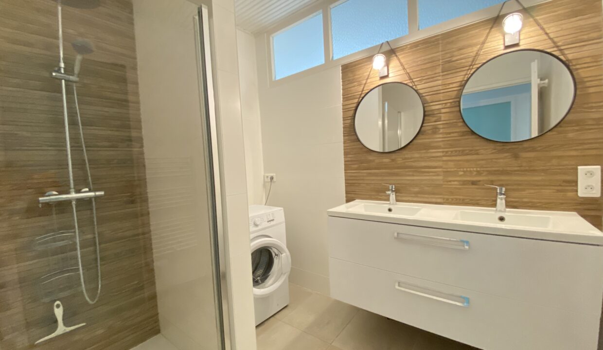 MAISON-ENTIEREMENT-RENOVEE-AVEC-JARDIN-CLOS-300M-DU-BORD-DE-MER-8