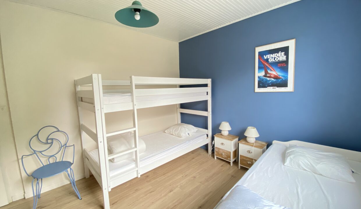 MAISON-ENTIEREMENT-RENOVEE-AVEC-JARDIN-CLOS-300M-DU-BORD-DE-MER-9