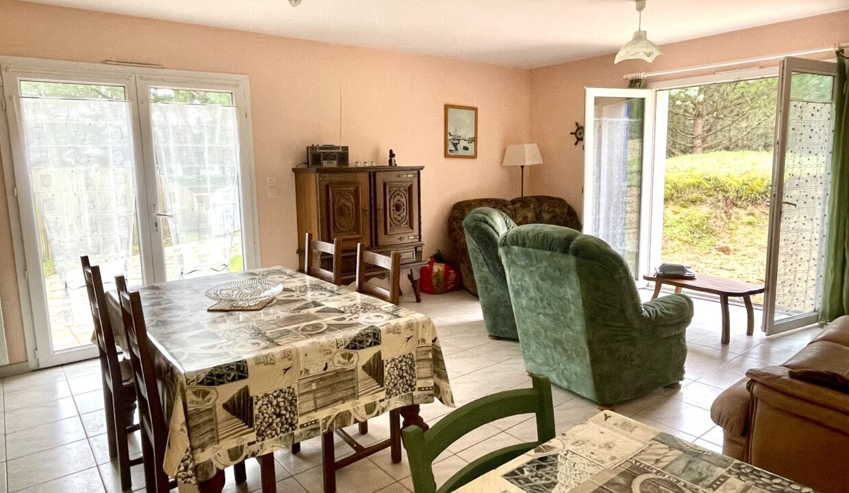 MAISON-FAMILIALE-6-couchages-3-chambres-AU-COEUR-DES-DUNES-DE-LA-SAUZAIE-650M-BORD-DE-MER-Animaux-bienvenus-5