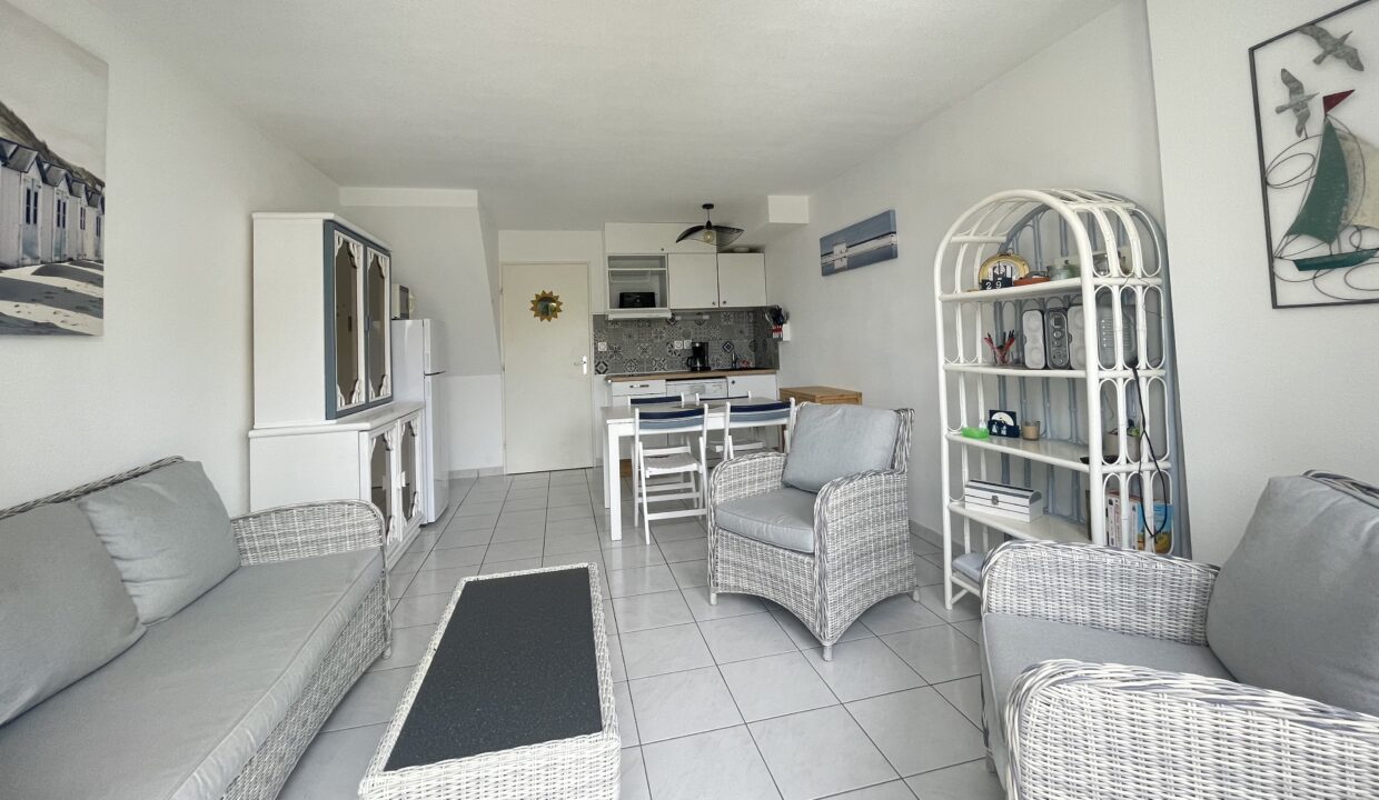 MAISON-RESIDENCE-LA-PAREE-4-COUCHAGES-PISCINE-COLLECTIVE-WIFI-4