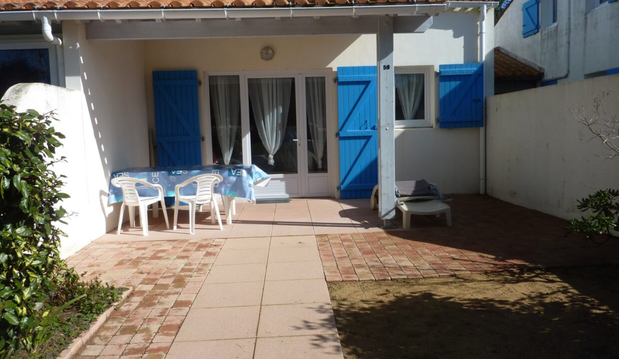MAISONNETTE-DANS-UNE-RESIDENCE-AVEC-PISCINE-COLLECTIVE-600M-DU-BORD-DE-MER-2