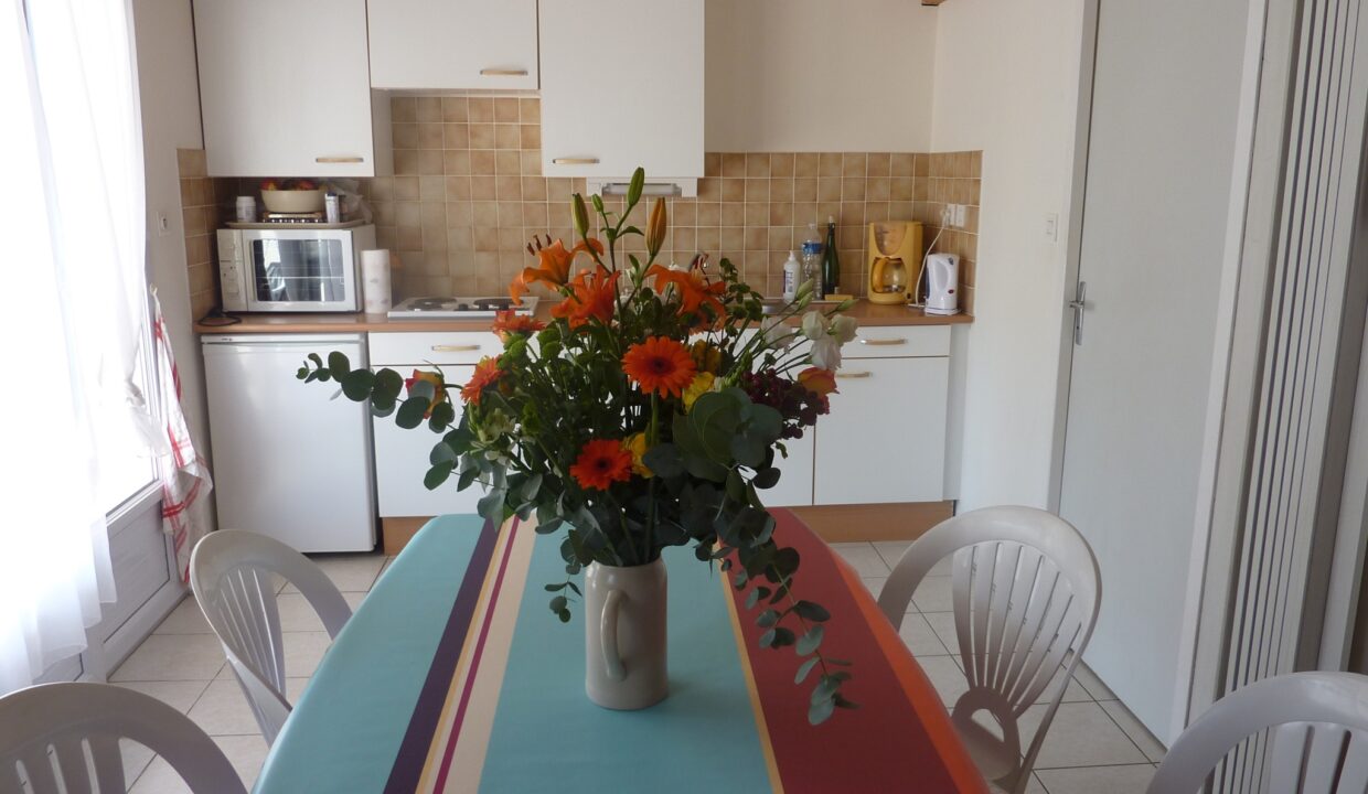 MAISONNETTE-DANS-UNE-RESIDENCE-AVEC-PISCINE-COLLECTIVE-600M-DU-BORD-DE-MER-3