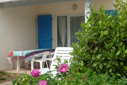 MAISONNETTE DANS UNE RESIDENCE AVEC PISCINE COLLECTIVE - 600M DU BORD DE MER