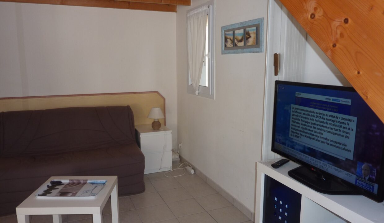 MAISONNETTE-DANS-UNE-RESIDENCE-AVEC-PISCINE-COLLECTIVE-600M-DU-BORD-DE-MER-7