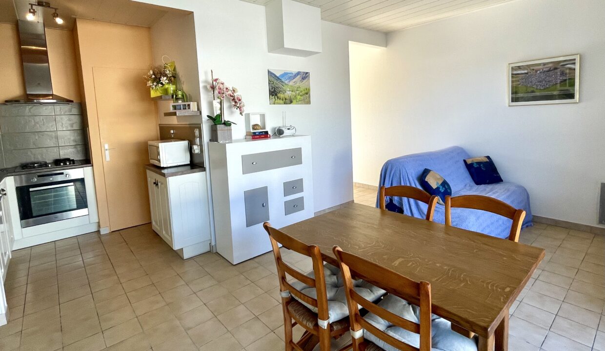Maison-Cosy-Type-2-1-chambre-3-couchages-400m-centre-bourg-et-commerces-4