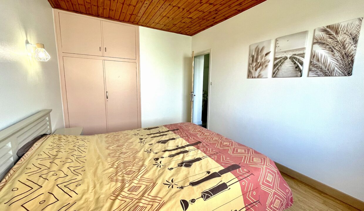 Maison-de-pays-renovee-3-chambres-6-couchages-400m-centre-bourg-et-2km-de-la-plage-12