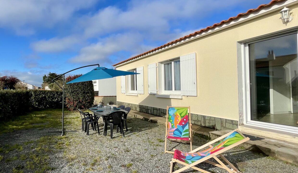 Maison-de-pays-renovee-3-chambres-6-couchages-400m-centre-bourg-et-2km-de-la-plage-2