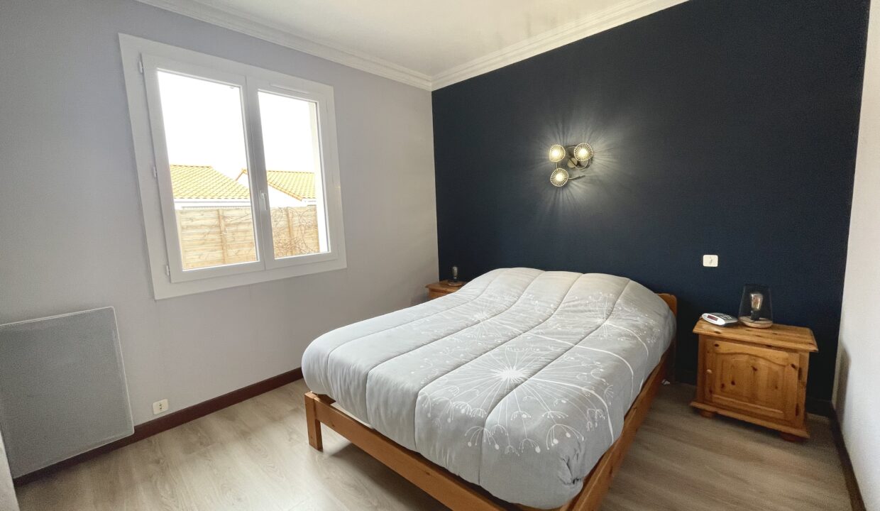 Maison-familiale-6-couchages-3-chambres-mi-chemin-du-bourg-et-de-la-mer-Pied-de-Chaume-WIFI-Animaux-bienvenus-10