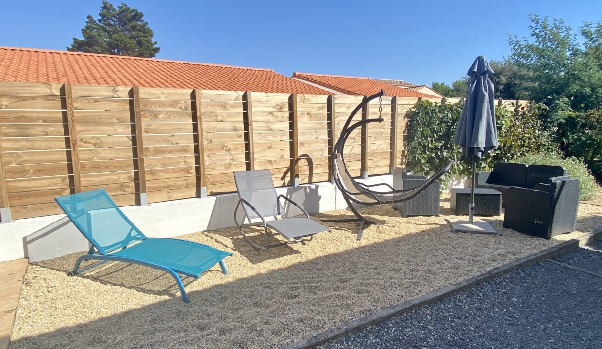 Maison-familiale-6-couchages-3-chambres-mi-chemin-du-bourg-et-de-la-mer-Pied-de-Chaume-WIFI-Animaux-bienvenus-2