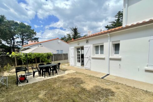 Maison familiale avec jardin - quartier du Marais Girard - accès plage et restaurants à pied