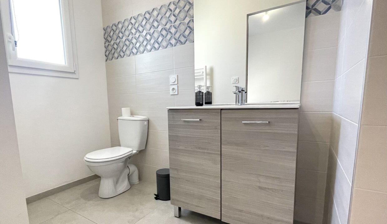 Maison-familiale-recente-6-couchages-3-chambres-a-mi-chemin-du-centre-bourg-et-de-la-plage-des-Dunes-2-Acces-WIFI-11