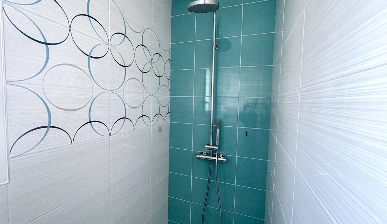 Maison-familiale-recente-6-couchages-3-chambres-a-mi-chemin-du-centre-bourg-et-de-la-plage-des-Dunes-2-Acces-WIFI-14