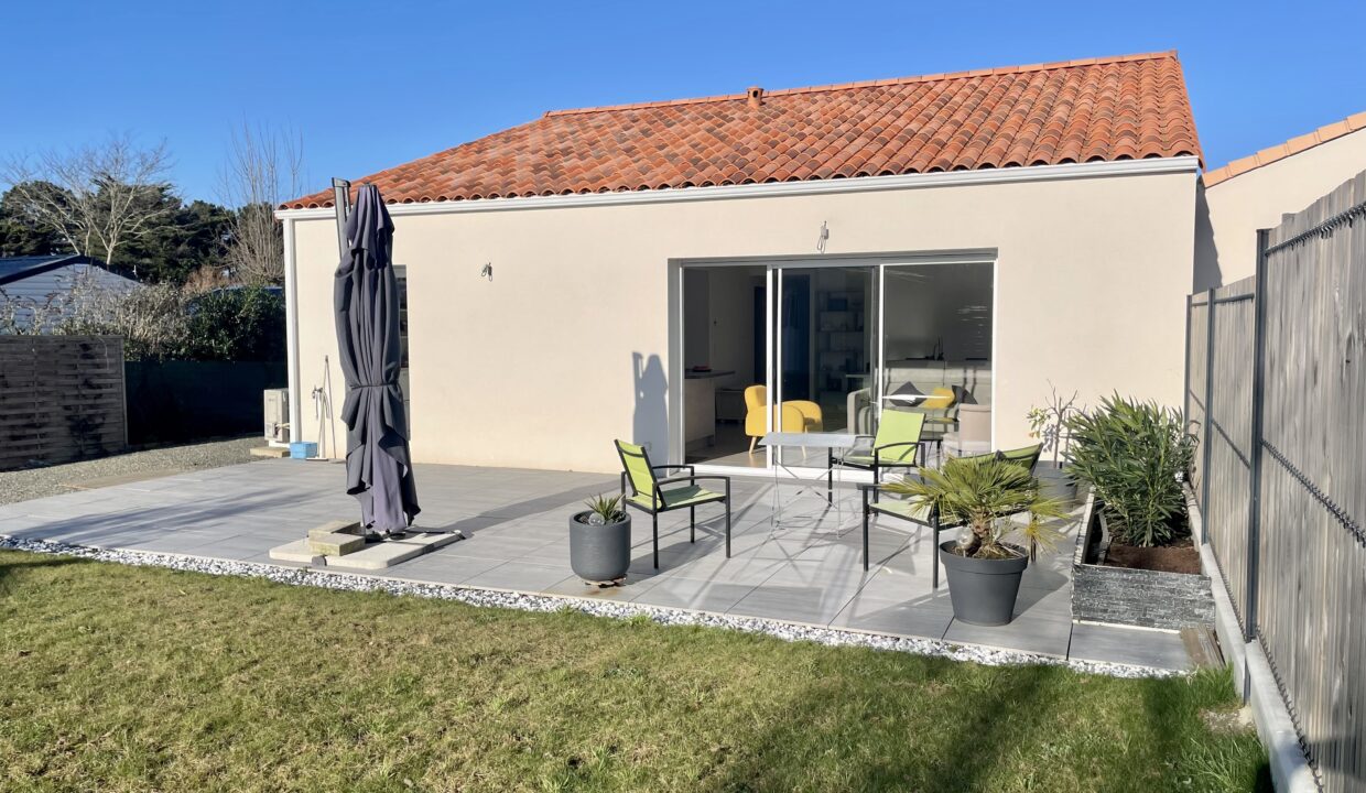 Maison-familiale-recente-6-couchages-3-chambres-a-mi-chemin-du-centre-bourg-et-de-la-plage-des-Dunes-2-Acces-WIFI-18