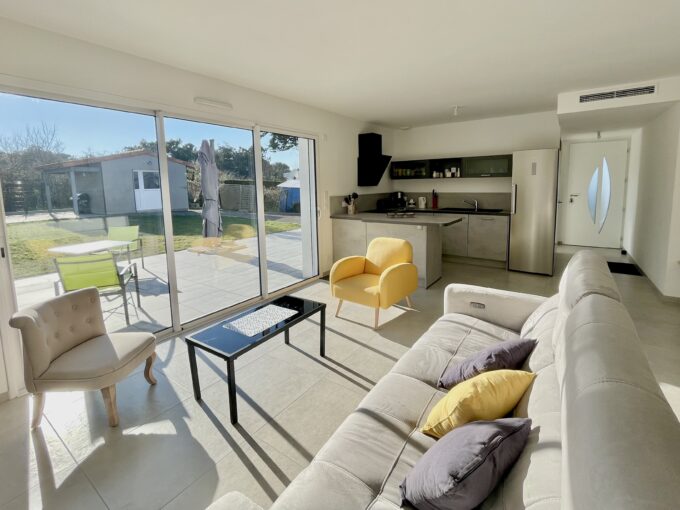 Maison familiale récente (6 couchages - 3 chambres)