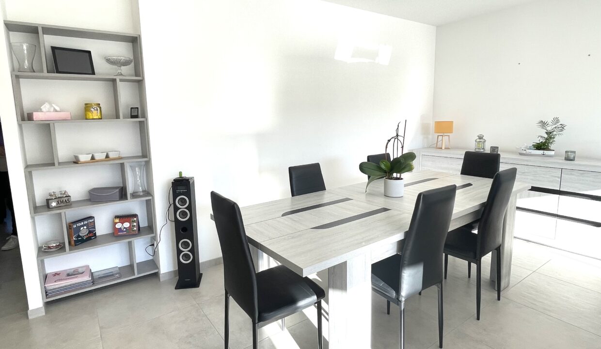 Maison-familiale-recente-6-couchages-3-chambres-a-mi-chemin-du-centre-bourg-et-de-la-plage-des-Dunes-2-Acces-WIFI-8