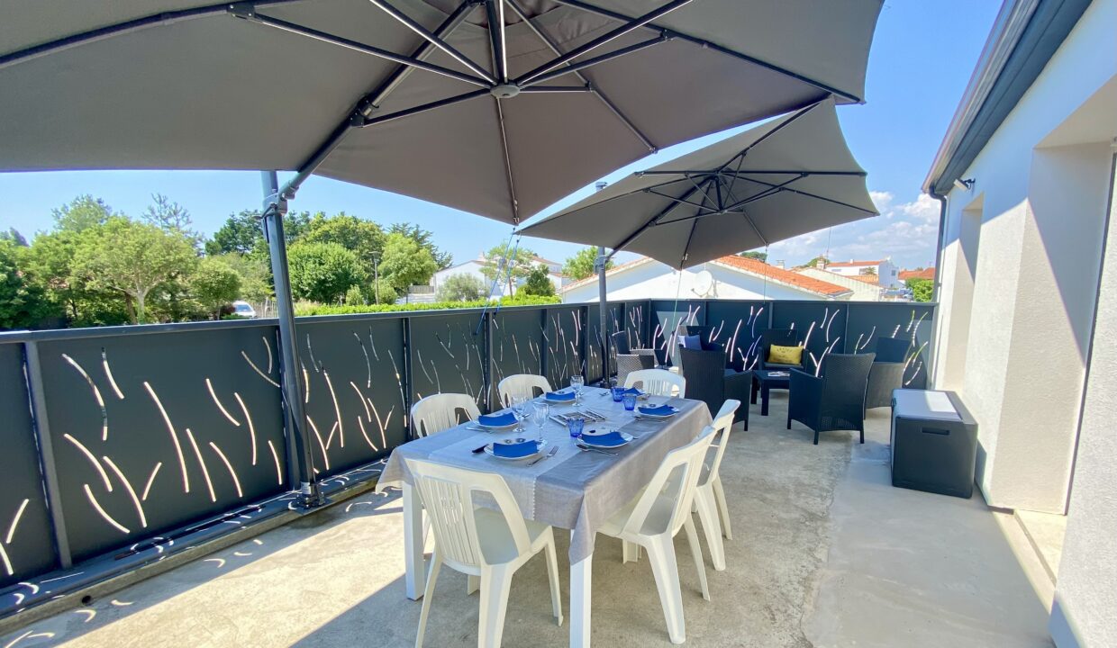 Maison-moderne-et-confortable-pour-6-pers-500m-du-centre-bourg-acces-aux-halles-a-pied-Acces-WIFI-17