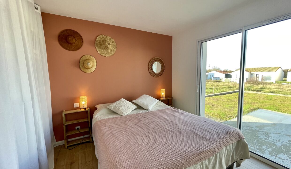 Maison-neuve-3-chambres-6-couchages-entre-mer-et-campagne-Acces-centre-bourg-a-pied-WIFI-15