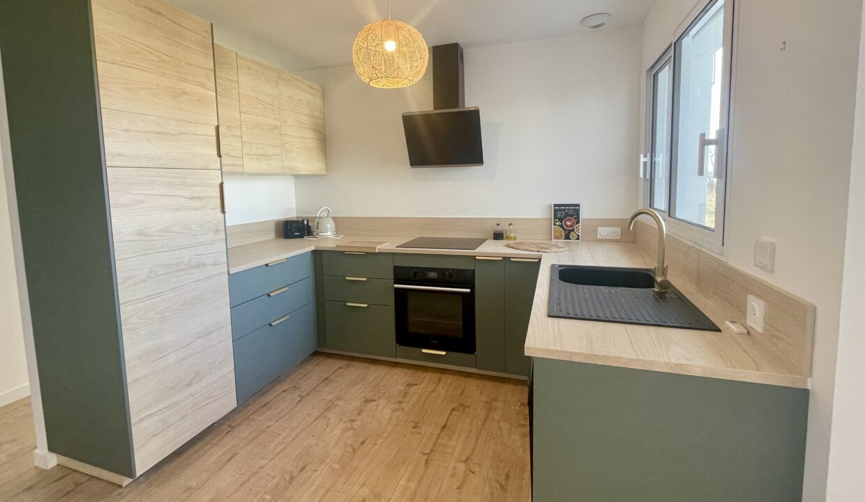Maison-neuve-3-chambres-6-couchages-entre-mer-et-campagne-Acces-centre-bourg-a-pied-WIFI-5