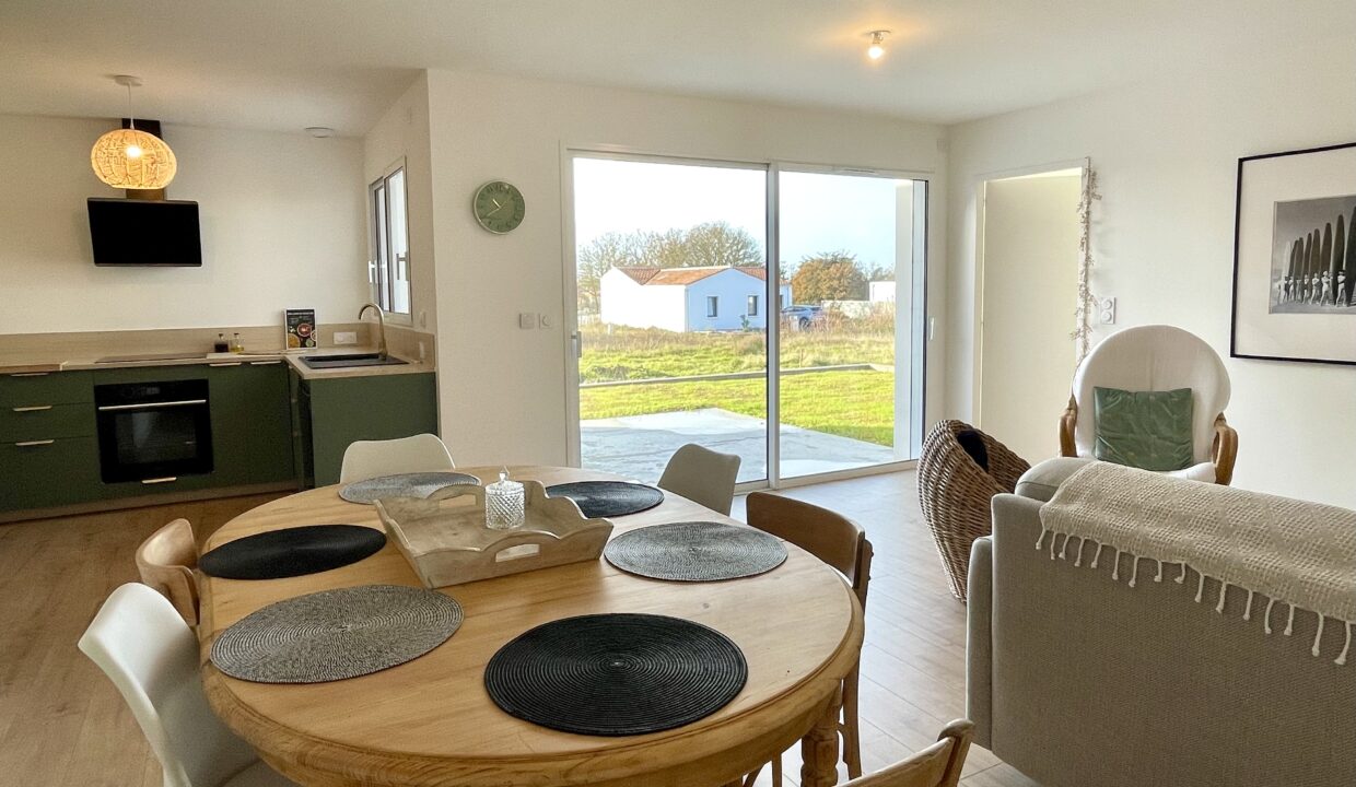Maison-neuve-3-chambres-6-couchages-entre-mer-et-campagne-Acces-centre-bourg-a-pied-WIFI-6