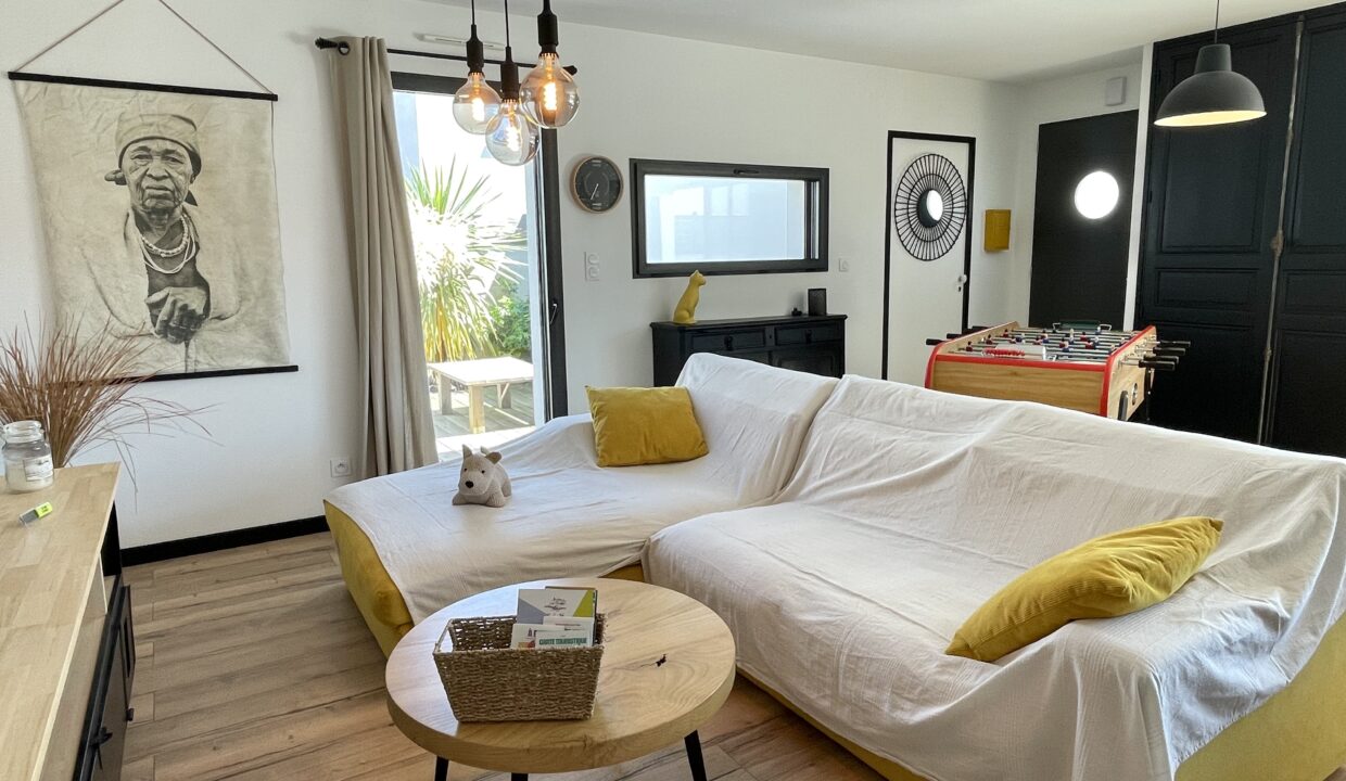 Maison-neuve-pour-vacances-en-duo-1-chambre-a-600-m-de-la-plage-des-Dunes-Confort-et-equipements-de-qualite-WIFI-10