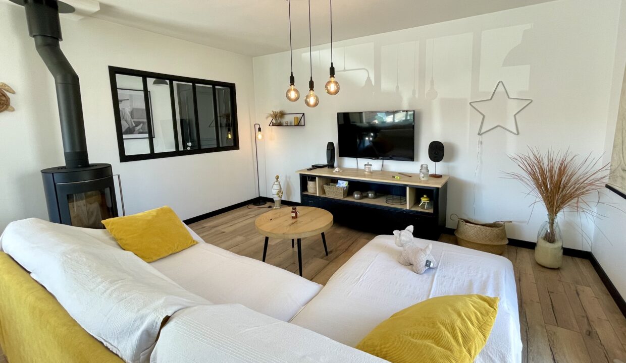 Maison-neuve-pour-vacances-en-duo-1-chambre-a-600-m-de-la-plage-des-Dunes-Confort-et-equipements-de-qualite-WIFI-11